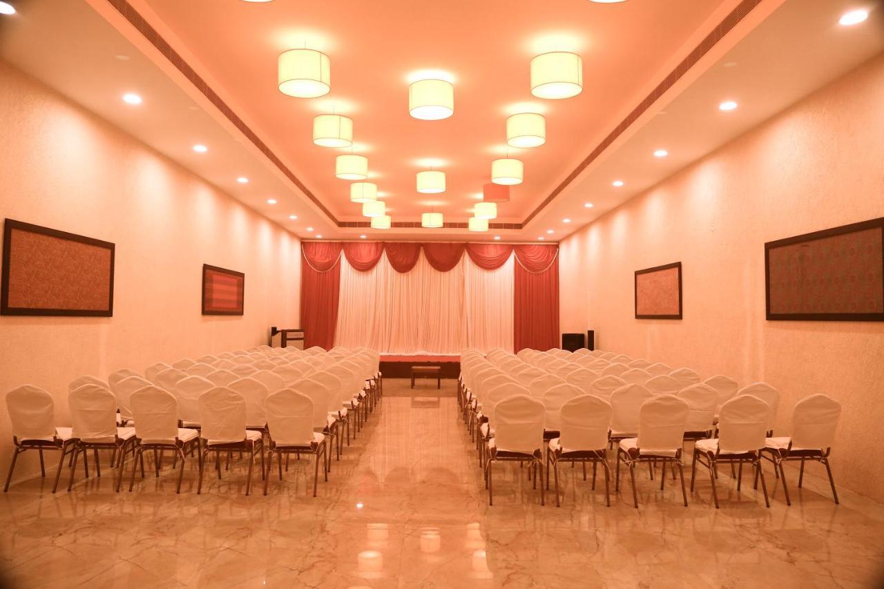Celebrity Resort - Near Isha Yoga Alāndurai Eksteriør bilde
